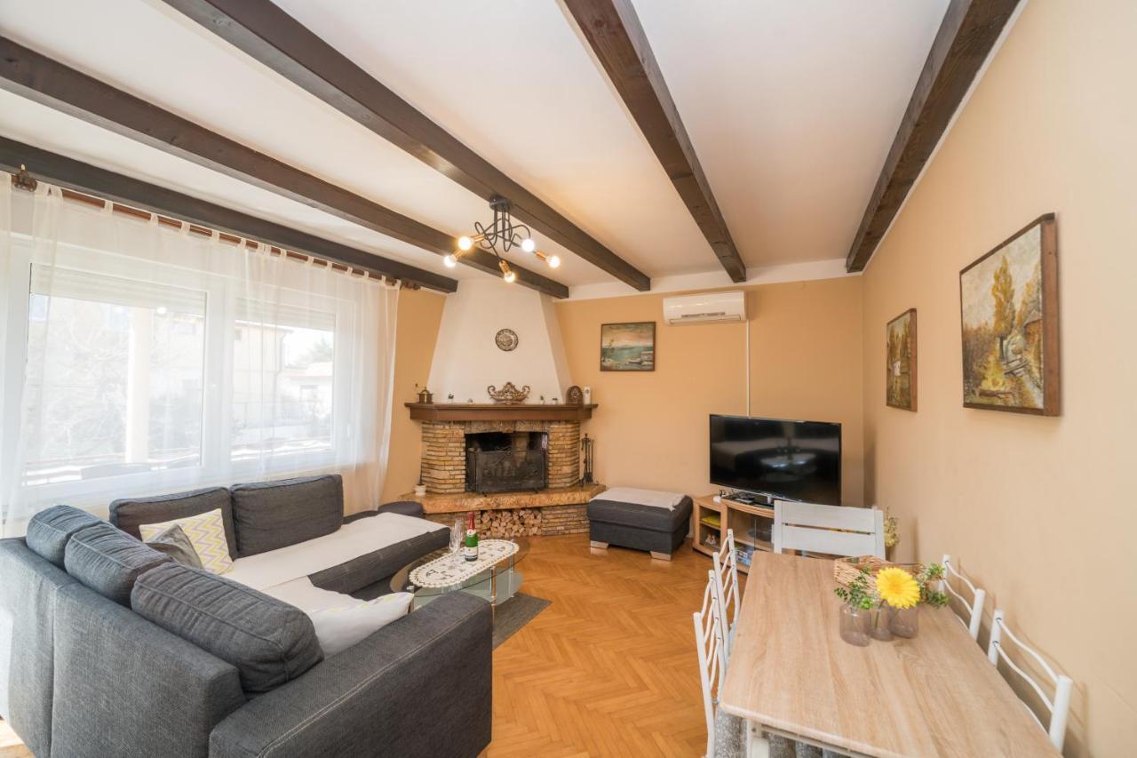 Red Karmenita Apartman Umag Kültér fotó