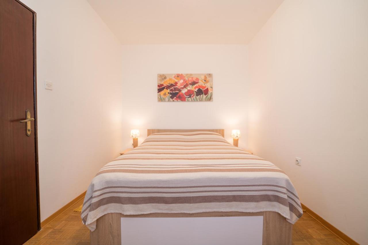 Red Karmenita Apartman Umag Kültér fotó
