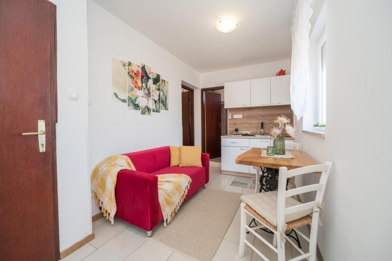 Red Karmenita Apartman Umag Kültér fotó