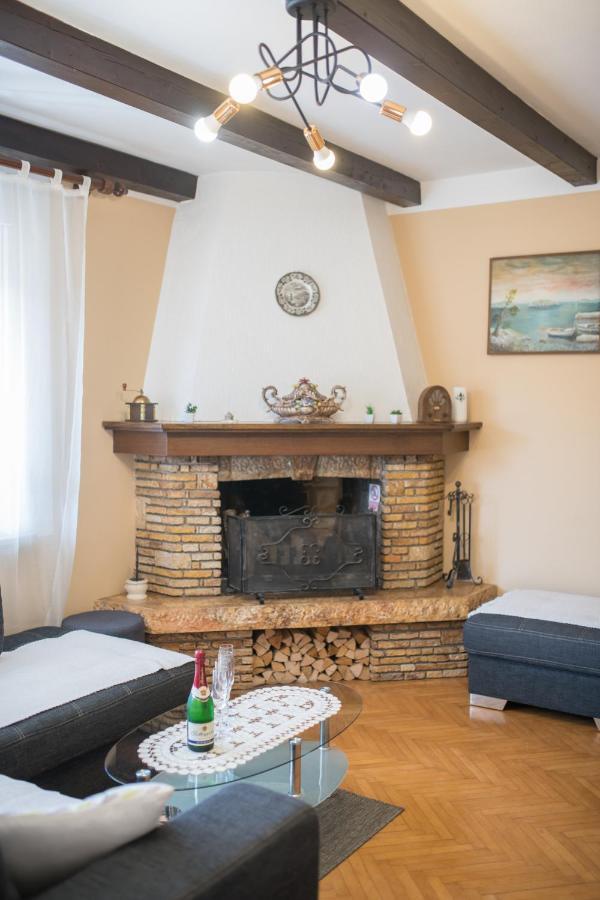 Red Karmenita Apartman Umag Kültér fotó