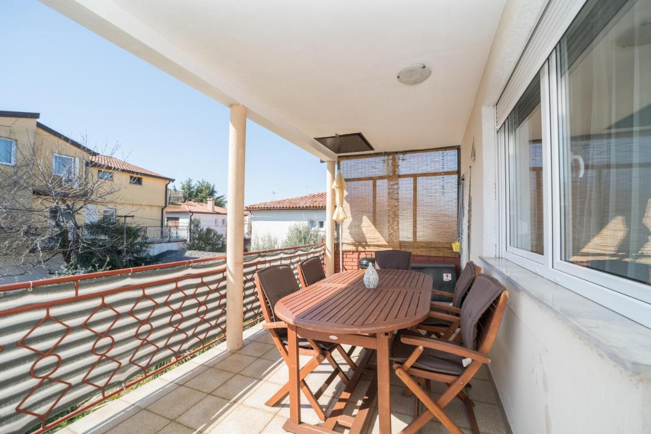 Red Karmenita Apartman Umag Kültér fotó