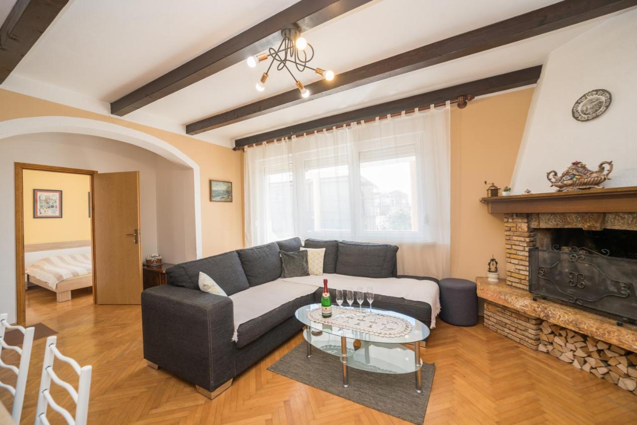 Red Karmenita Apartman Umag Kültér fotó