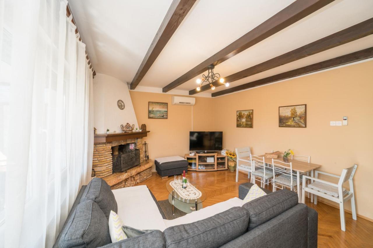 Red Karmenita Apartman Umag Kültér fotó
