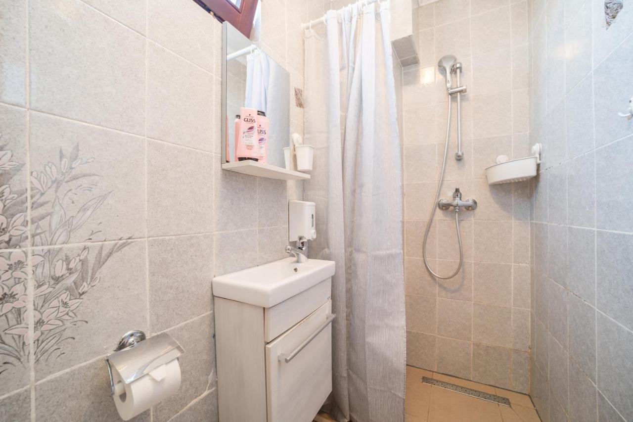 Red Karmenita Apartman Umag Kültér fotó