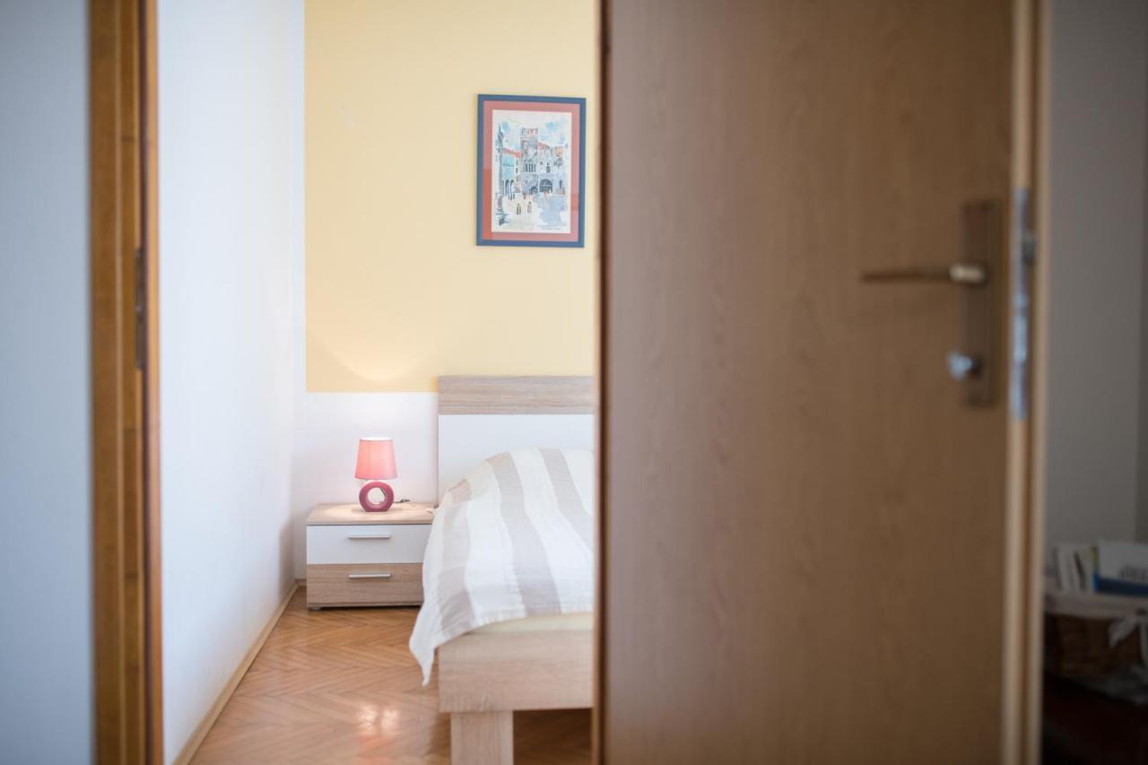 Red Karmenita Apartman Umag Kültér fotó