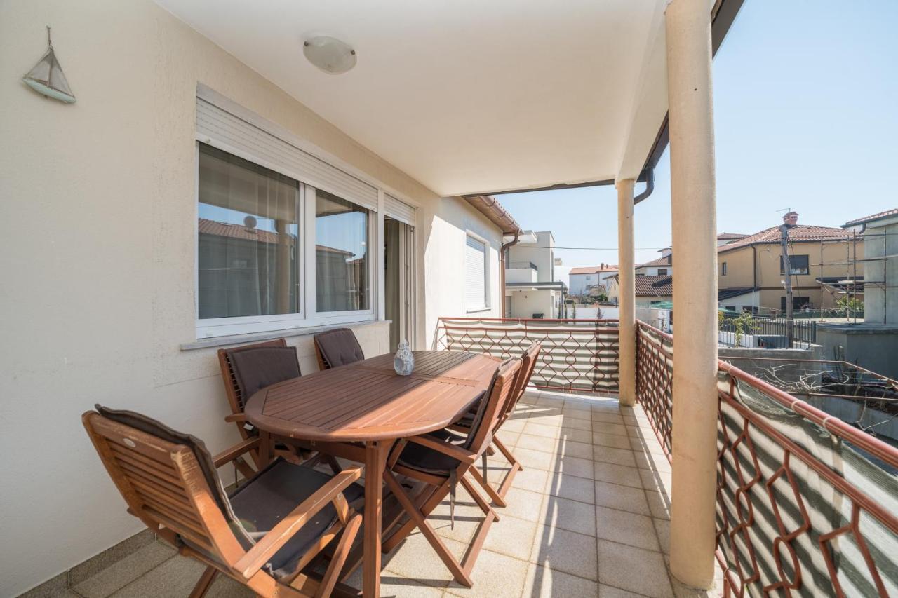 Red Karmenita Apartman Umag Kültér fotó