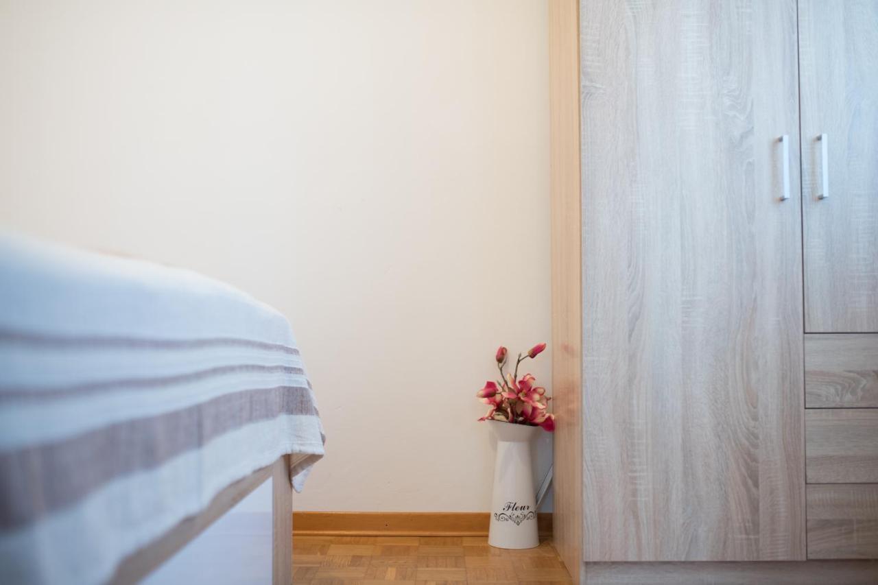 Red Karmenita Apartman Umag Kültér fotó