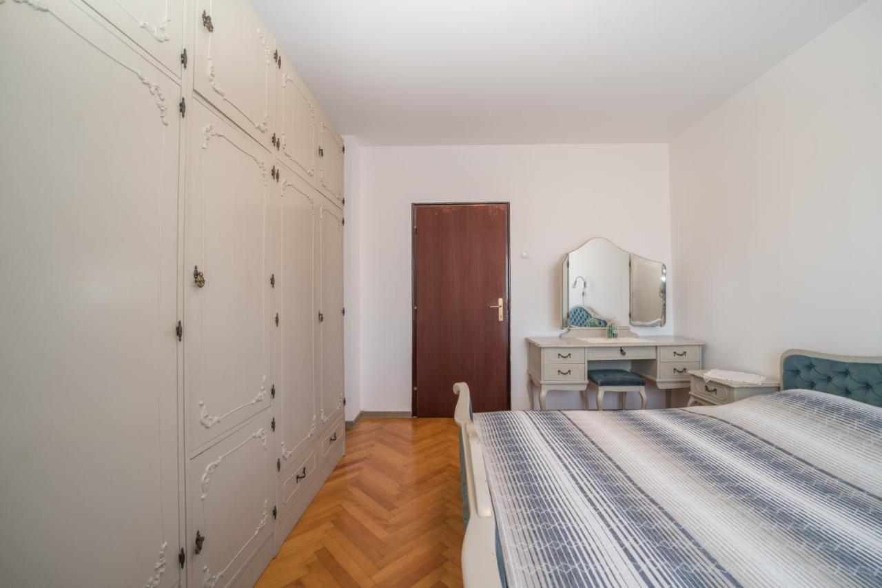 Red Karmenita Apartman Umag Kültér fotó